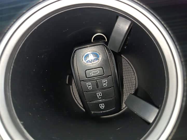 Фото 9 - Toyota Sienna