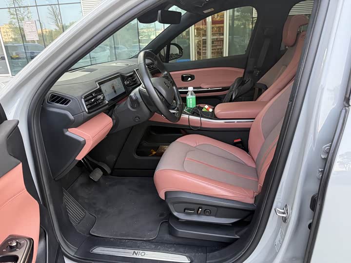 Фото 7 - Nio EC6