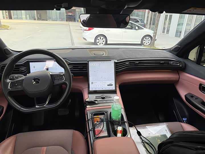 Фото 8 - Nio EC6