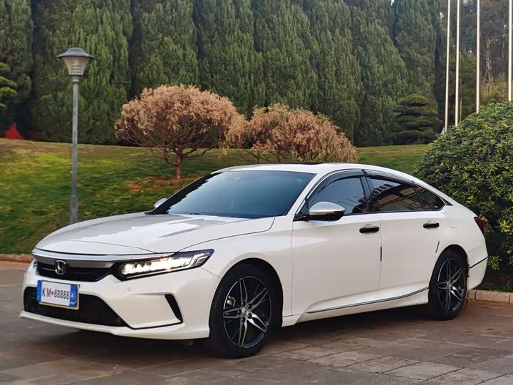 Фото 1 - Honda Inspire