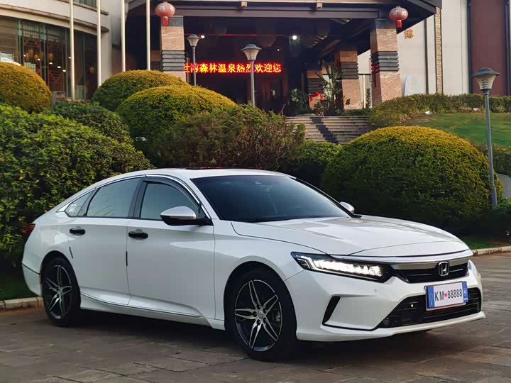 Фото 3 - Honda Inspire