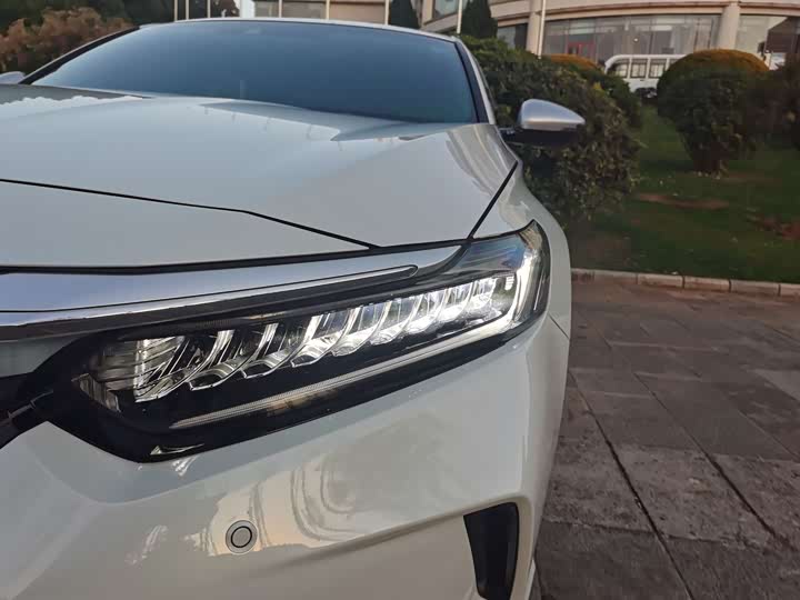 Фото 4 - Honda Inspire