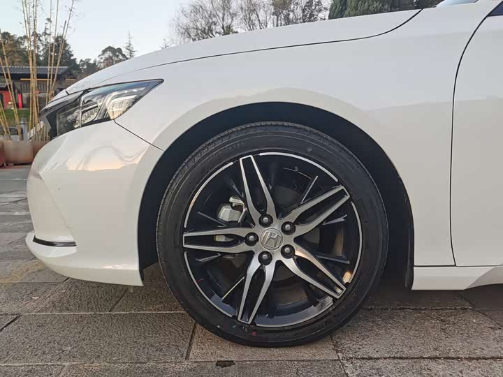 Фото 5 - Honda Inspire