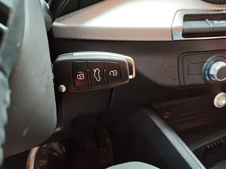 Фото 9 - Audi Q2L