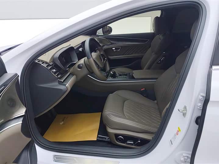 Фото 9 - BYD Han