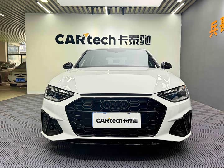 Фото 2 - Audi A4L