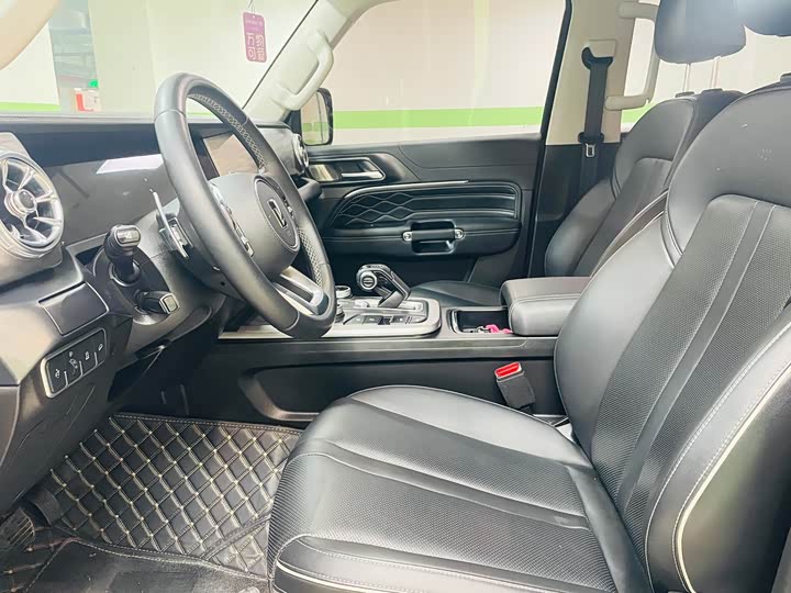 Фото 7 - Tank 300