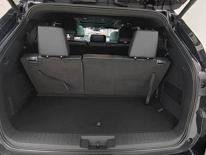 Фото 8 - Toyota Crown Kluger