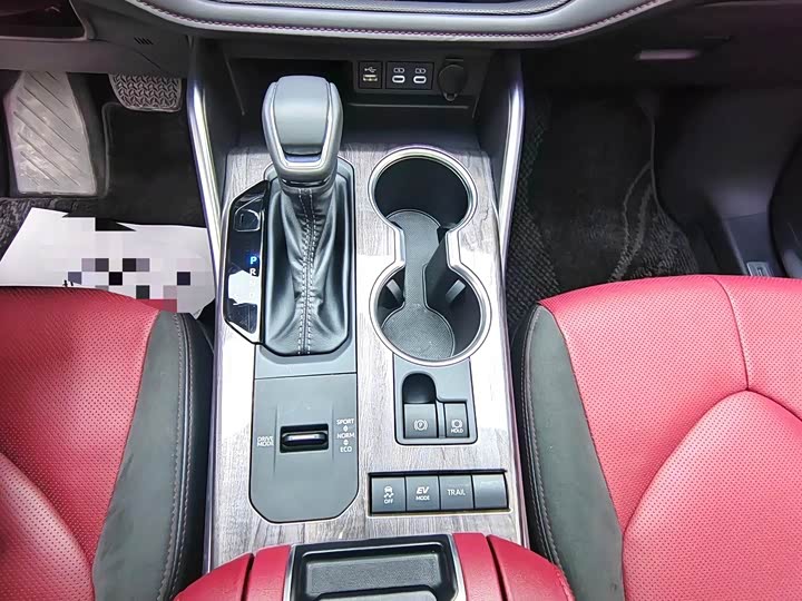 Фото 9 - Toyota Crown Kluger