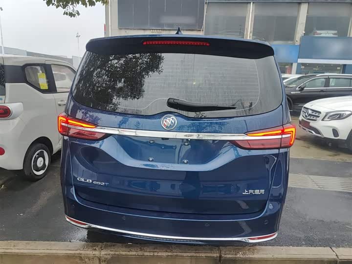 Фото 6 - Buick GL8 ES