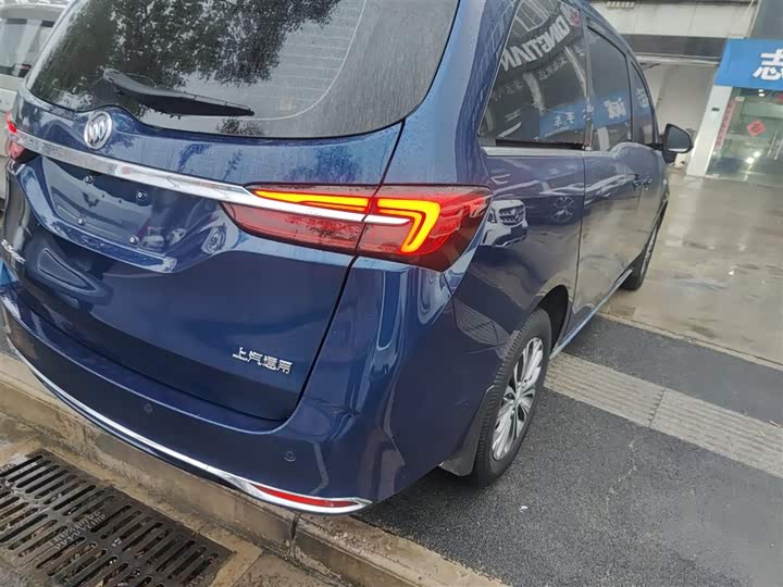 Фото 8 - Buick GL8 ES