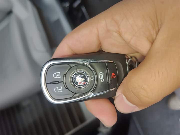 Фото 9 - Buick GL8 ES