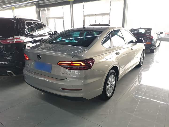 Фото 7 - Volkswagen Lavida