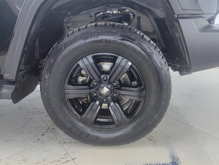 Фото 6 - Tank 300