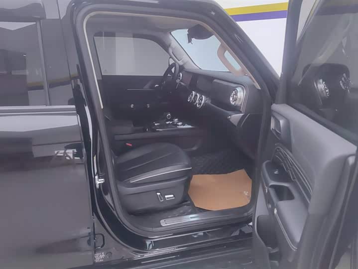 Фото 8 - Tank 300