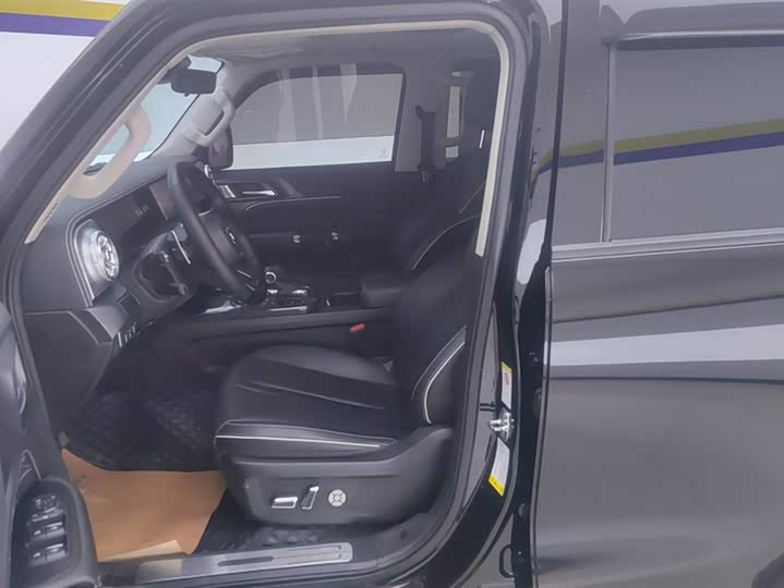 Фото 9 - Tank 300