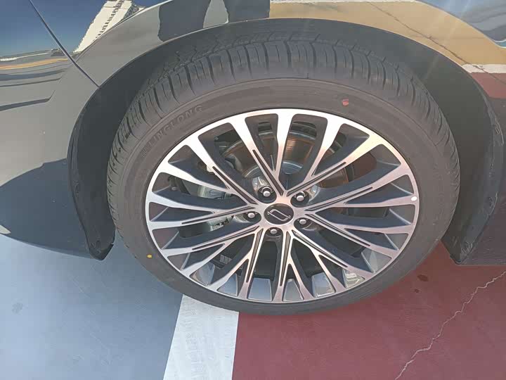 Фото 4 - Bestune B70