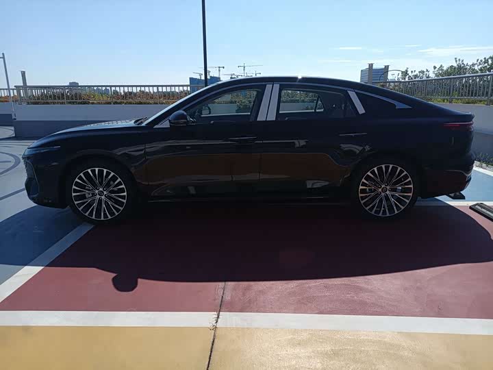 Фото 5 - Bestune B70