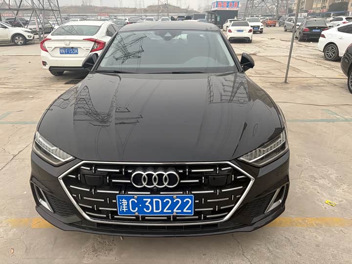Фото 2 - Audi A7L