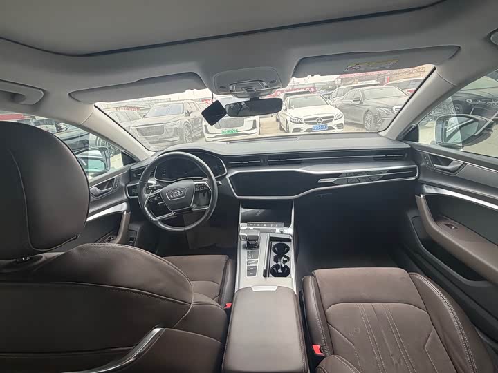 Фото 6 - Audi A7L