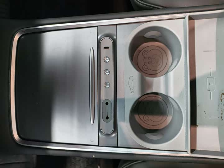 Фото 8 - Tesla Model Y