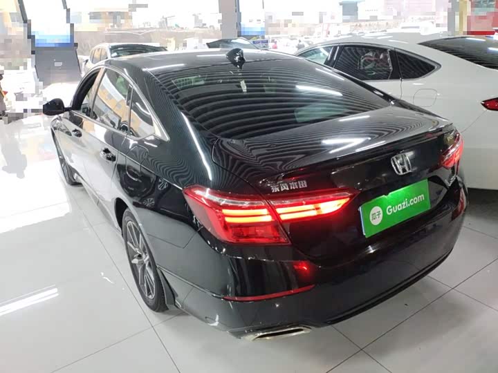 Фото 5 - Honda Inspire