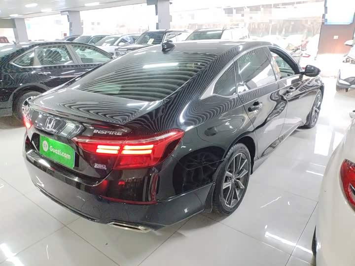 Фото 7 - Honda Inspire