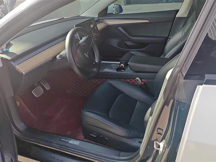 Фото 9 - Tesla Model 3