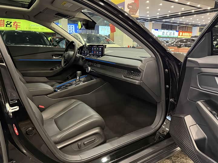 Фото 6 - Honda Accord