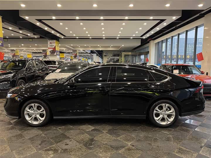 Фото 9 - Honda Accord