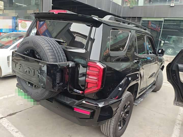 Фото 3 - Tank 400 Hybrid