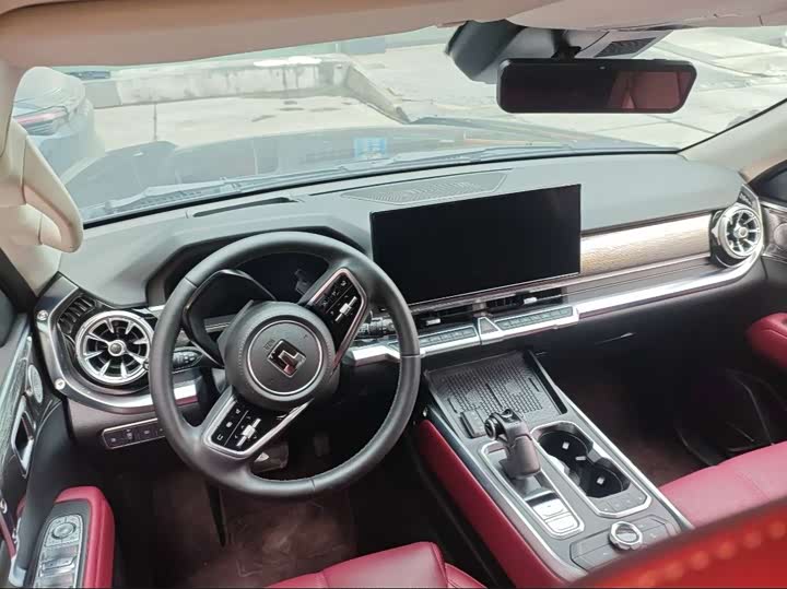 Фото 9 - Tank 400 Hybrid