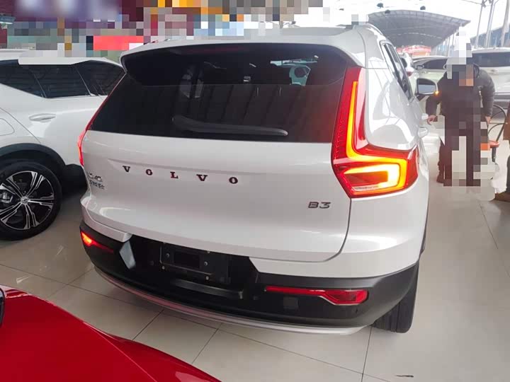 Фото 6 - Volvo XC40