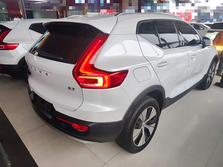 Фото 7 - Volvo XC40