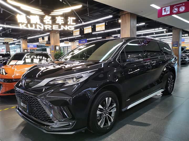 Фото 1 - Toyota Granvia