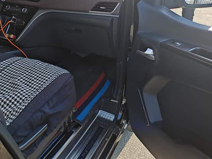 Фото 8 - JAC Refine M3