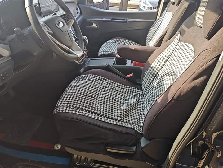 Фото 9 - JAC Refine M3