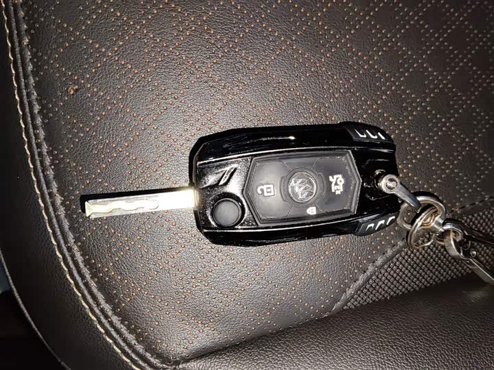 Фото 9 - Buick Verano