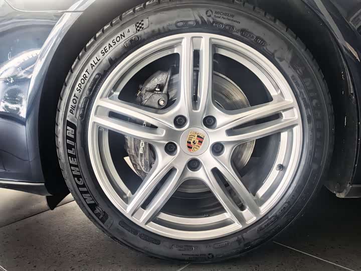 Фото 5 - Porsche Panamera