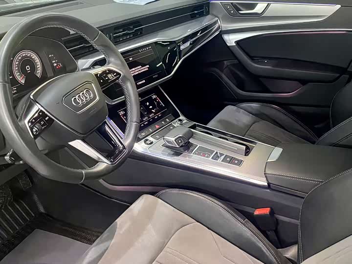 Фото 6 - Audi A6L