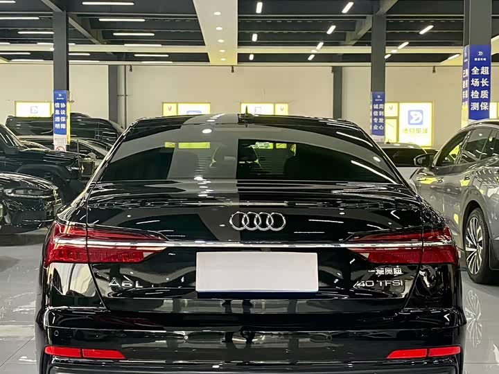 Фото 8 - Audi A6L