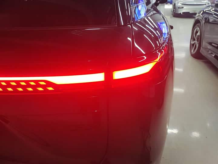 Фото 8 - XPeng G9