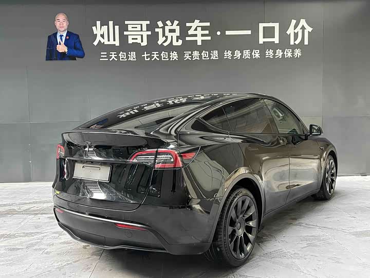 Фото 3 - Tesla Model Y