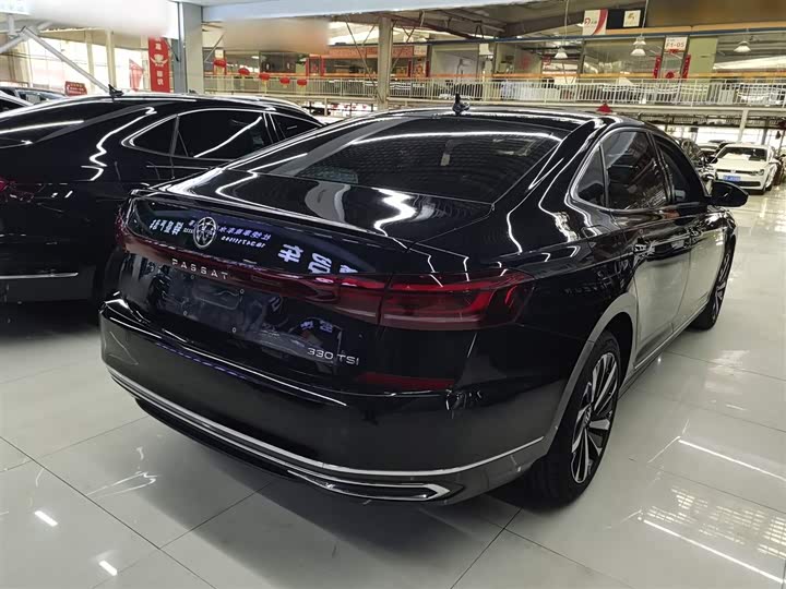 Фото 7 - Volkswagen Passat