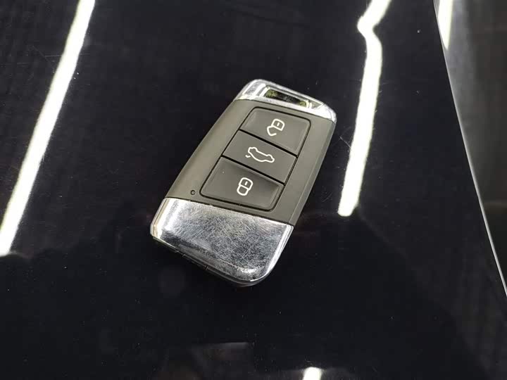 Фото 9 - Volkswagen Passat