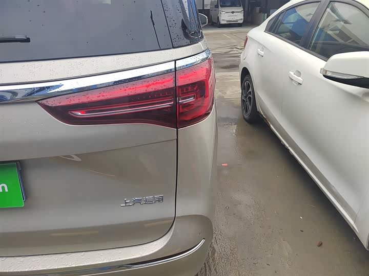 Фото 8 - Buick GL8 ES