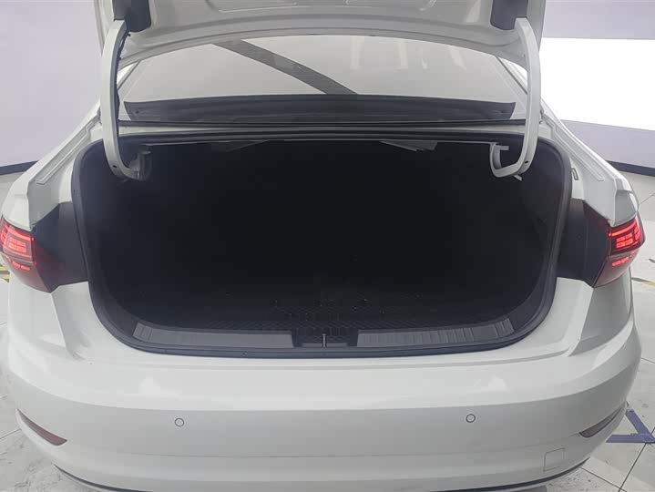 Фото 4 - Volkswagen Sagitar L