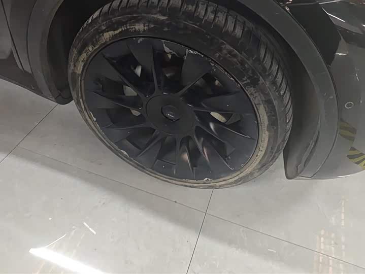 Фото 6 - Tesla Model Y