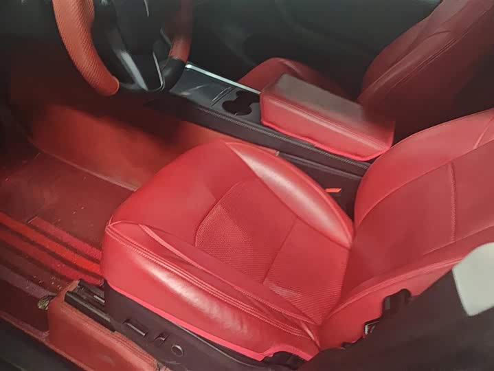 Фото 9 - Tesla Model Y