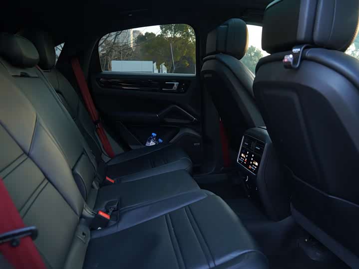 Фото 7 - Porsche Cayenne